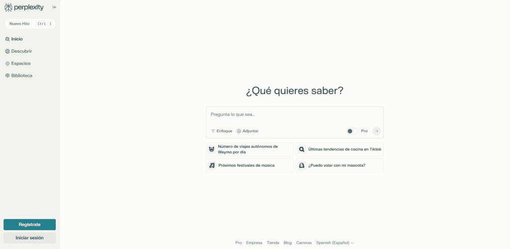 Página de inicio de Perplexity AI destacando su motor de búsqueda conversacional y enfoque en fuentes verificables.