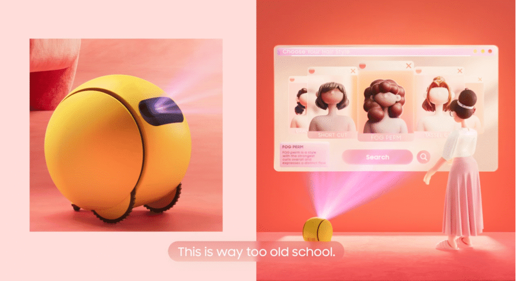 Robot Ballie de Samsung proyectando un menú de estilos de cabello mientras una mujer interactúa con la proyección, destacando su diseño esférico amarillo y funciones de asistencia inteligente.